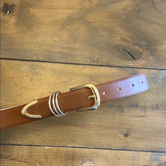 Brown Leather Belt with Gold Buckle elegant simple‎ size Small - Picture 1 of 4